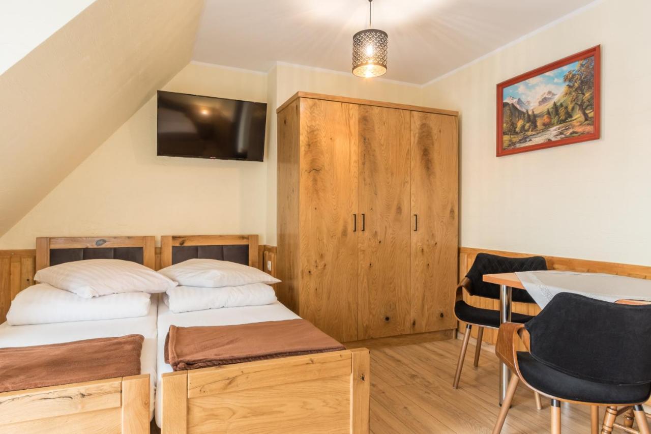 ムジャシフレ Lesny Dwor Bed & Breakfast エクステリア 写真