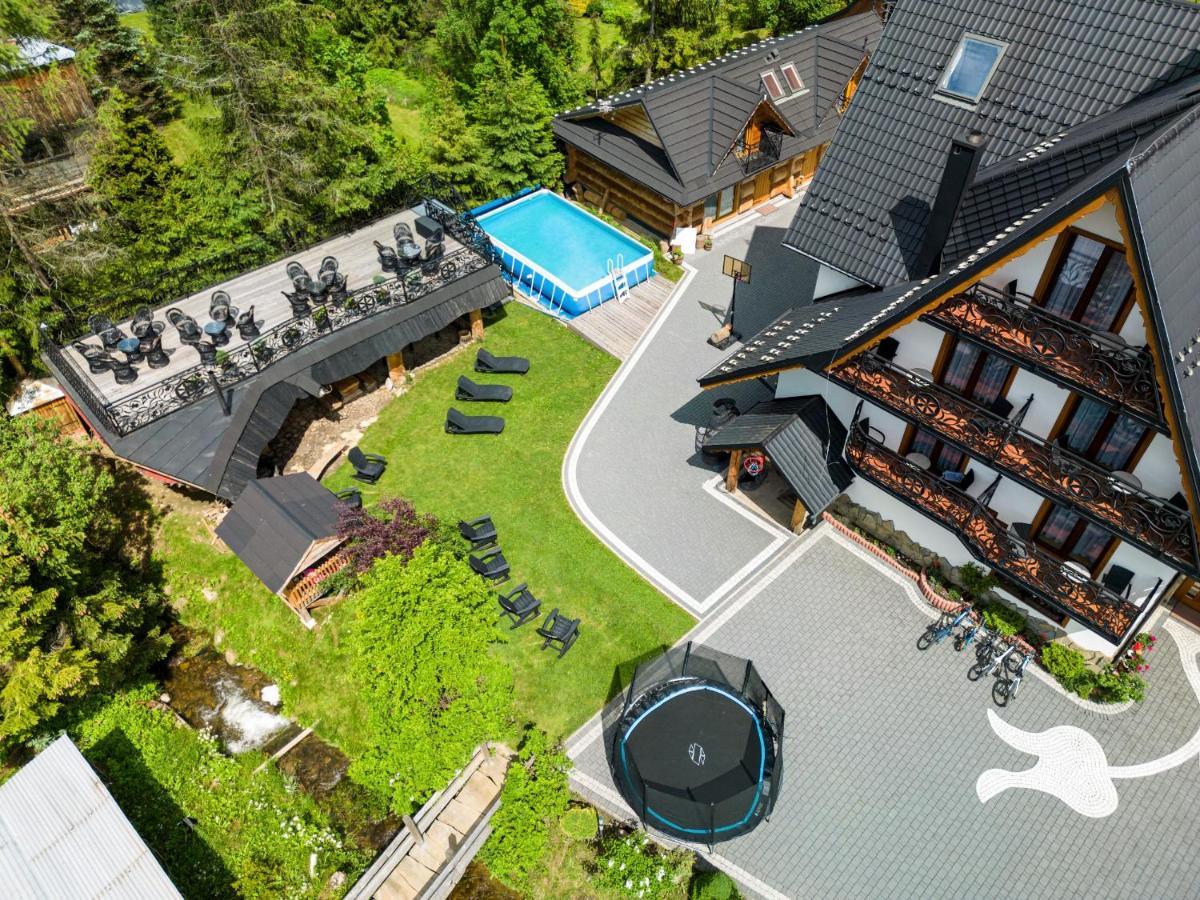 ムジャシフレ Lesny Dwor Bed & Breakfast エクステリア 写真