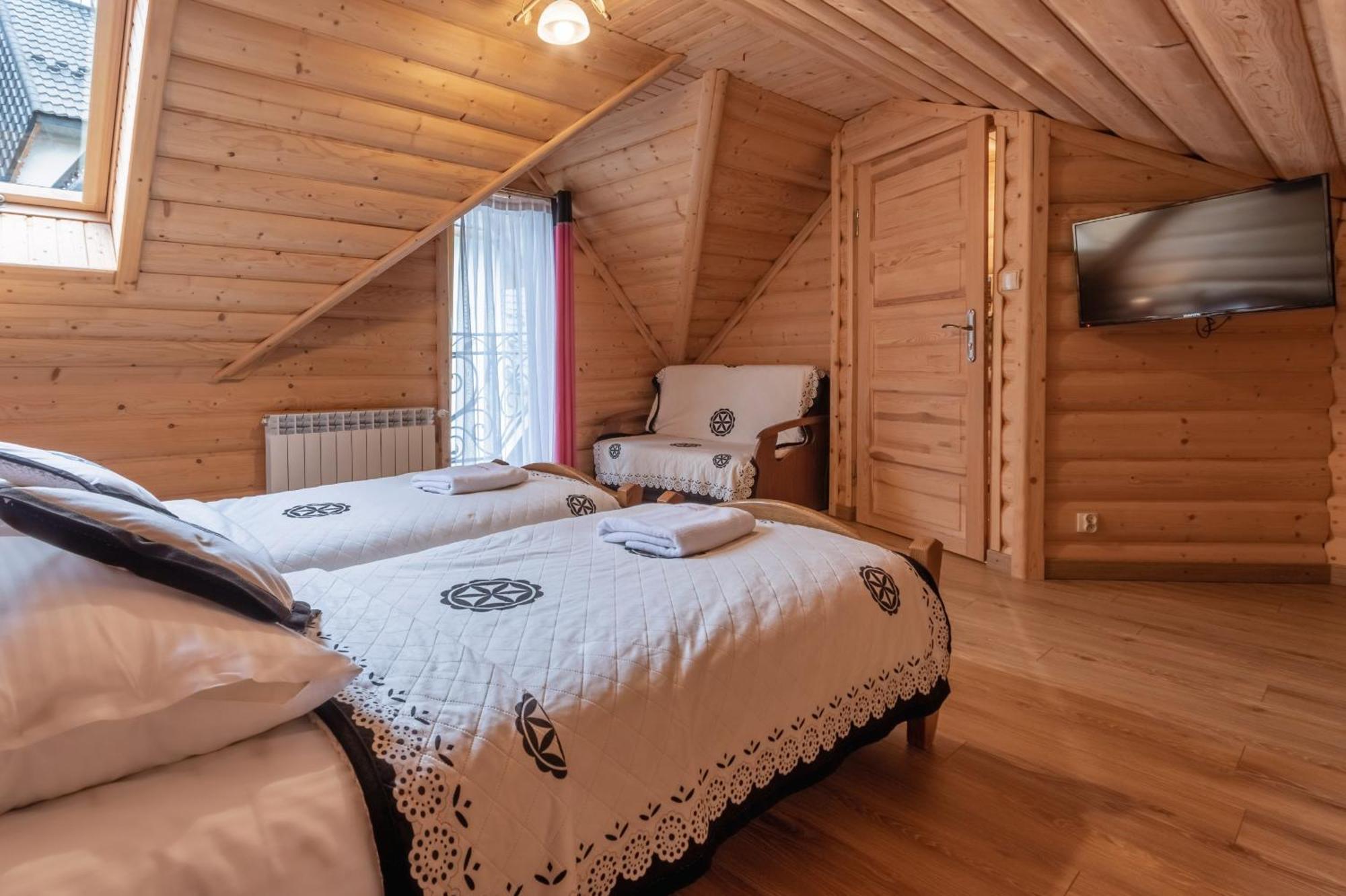 ムジャシフレ Lesny Dwor Bed & Breakfast エクステリア 写真