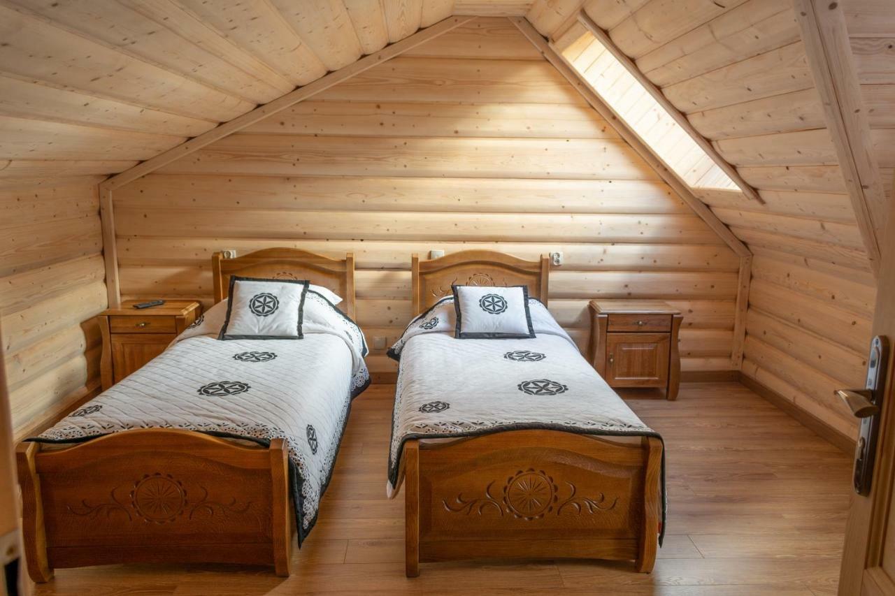 ムジャシフレ Lesny Dwor Bed & Breakfast エクステリア 写真