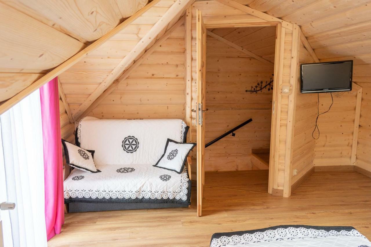 ムジャシフレ Lesny Dwor Bed & Breakfast エクステリア 写真